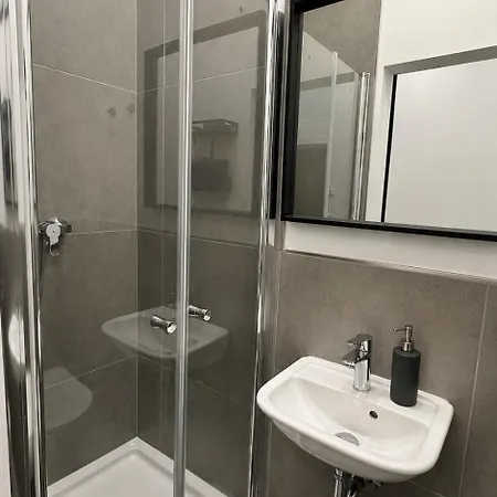 Apartment Modernes Tiny Zentral Wlan Citynah *
